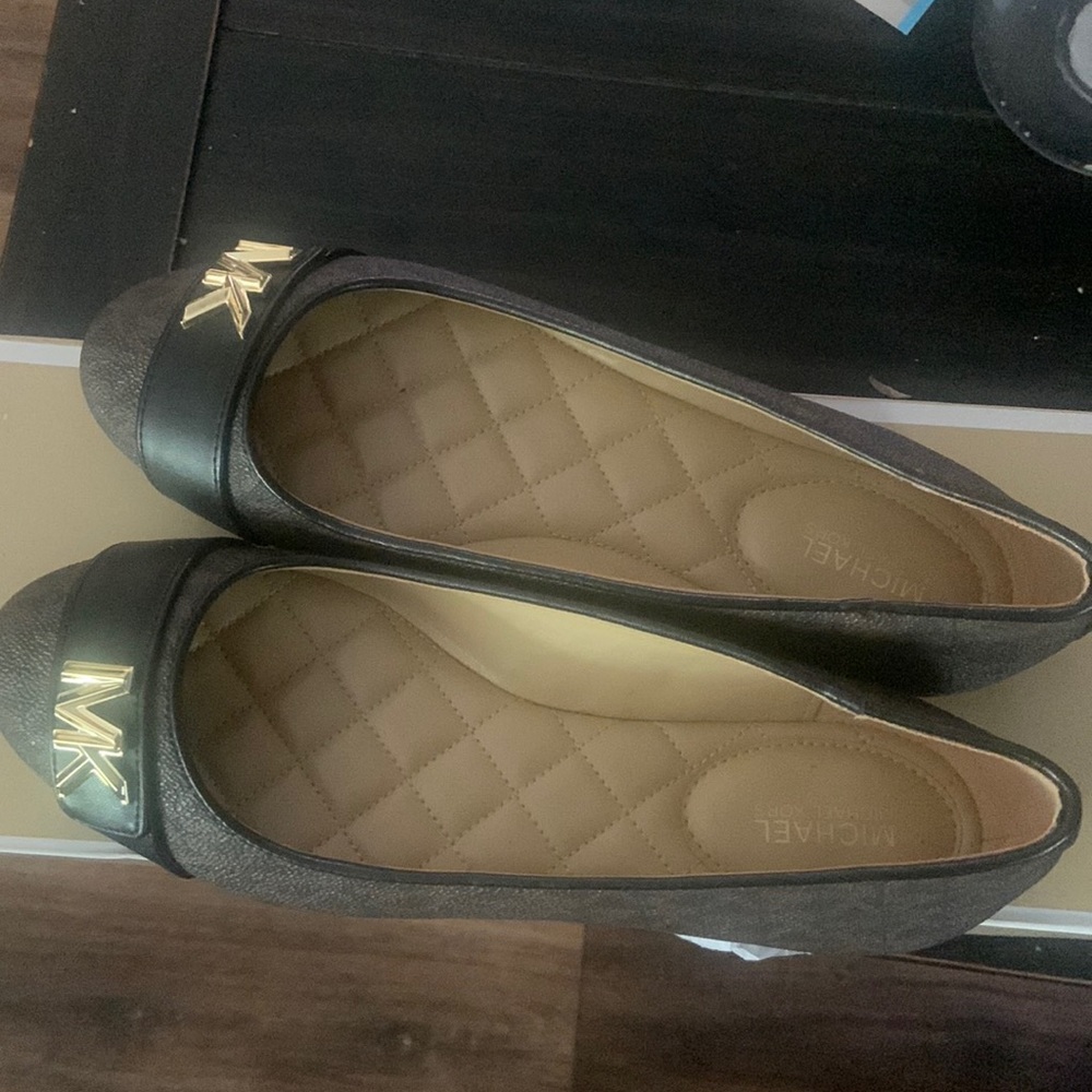 Michael Kor brown Jilly Ballet  size 7 only worn once